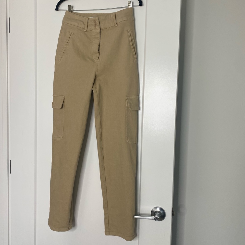 Aritzia Wilfred Free Modern Cargo Pant
